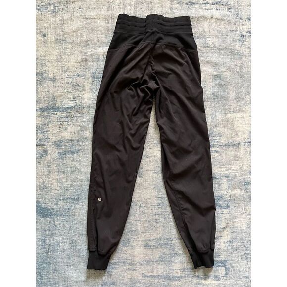 Lululemon Black Dance Studio Mid Rise Jogger Size 2 - Picture 2 of 7